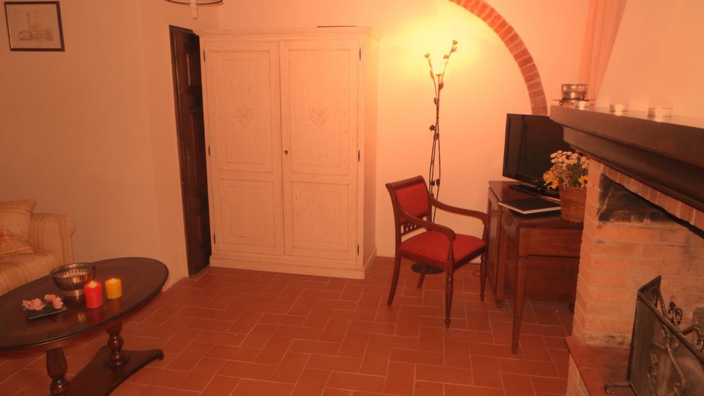 Borgo Mucellena Guest House Casole d'Elsa Luaran gambar