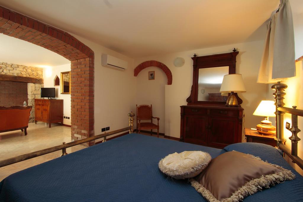 Borgo Mucellena Guest House Casole d'Elsa Luaran gambar