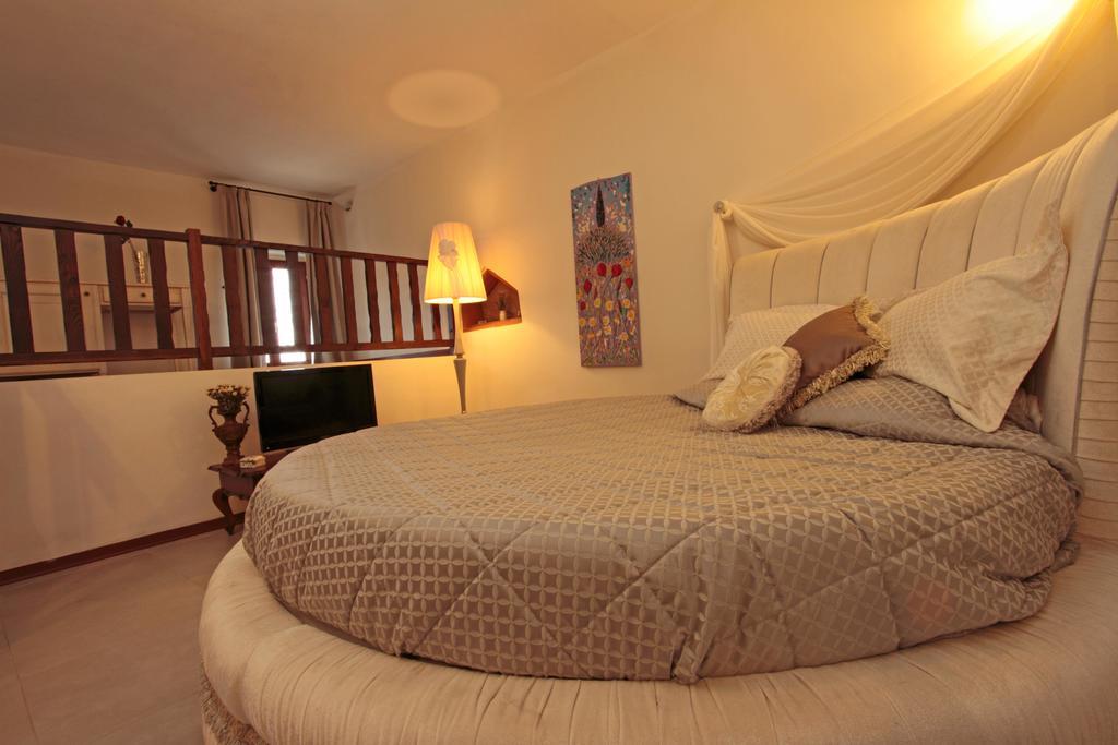 Borgo Mucellena Guest House Casole d'Elsa Luaran gambar